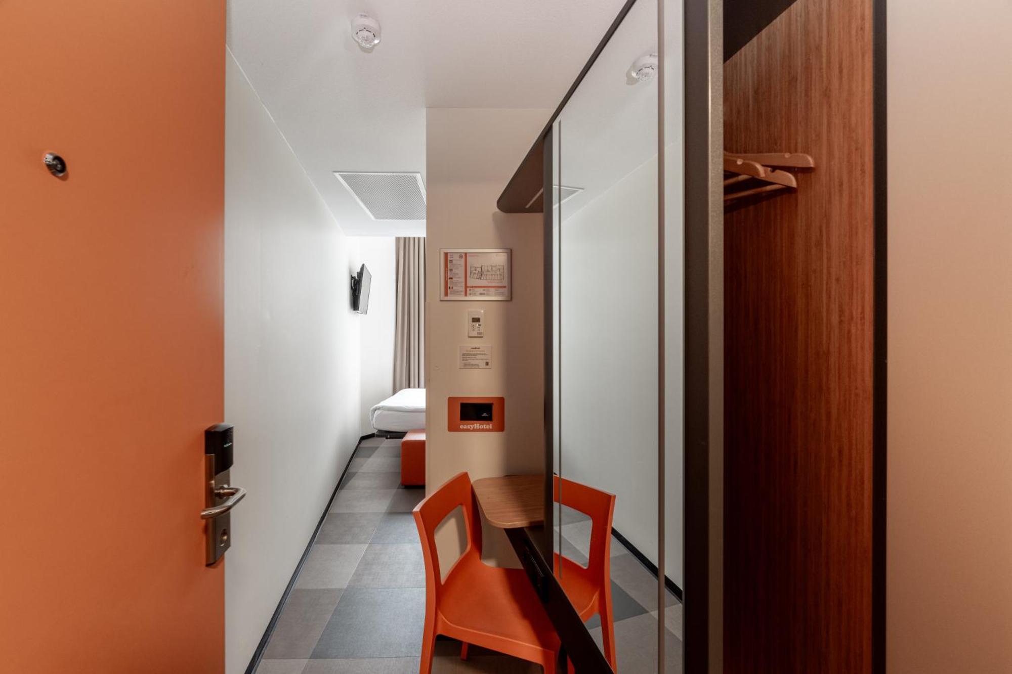 Easyhotel Centre Hotel
